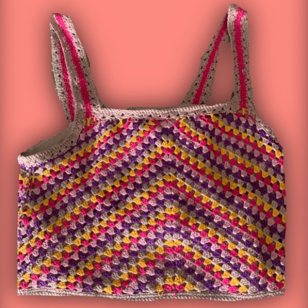 Hazel Moon colorful woman’s tank. -Size large. I’m good condition never worn.